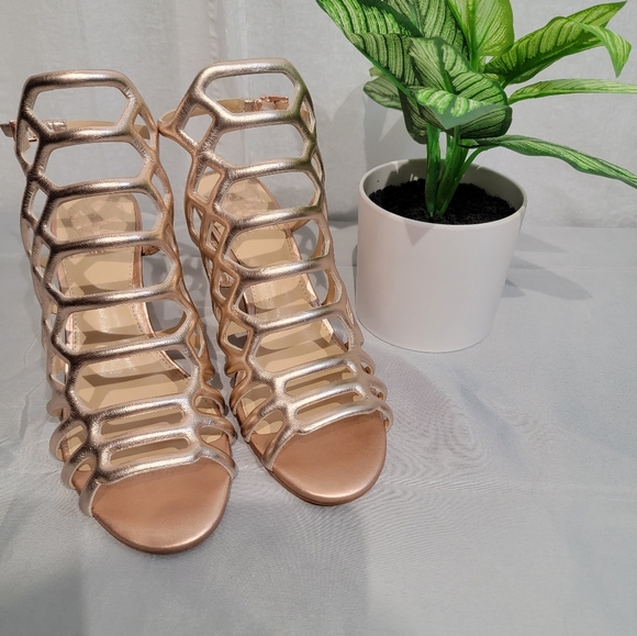 NWOT Vince Camuto Wedge Heel Sandals 6.5 - Picture 3 of 16